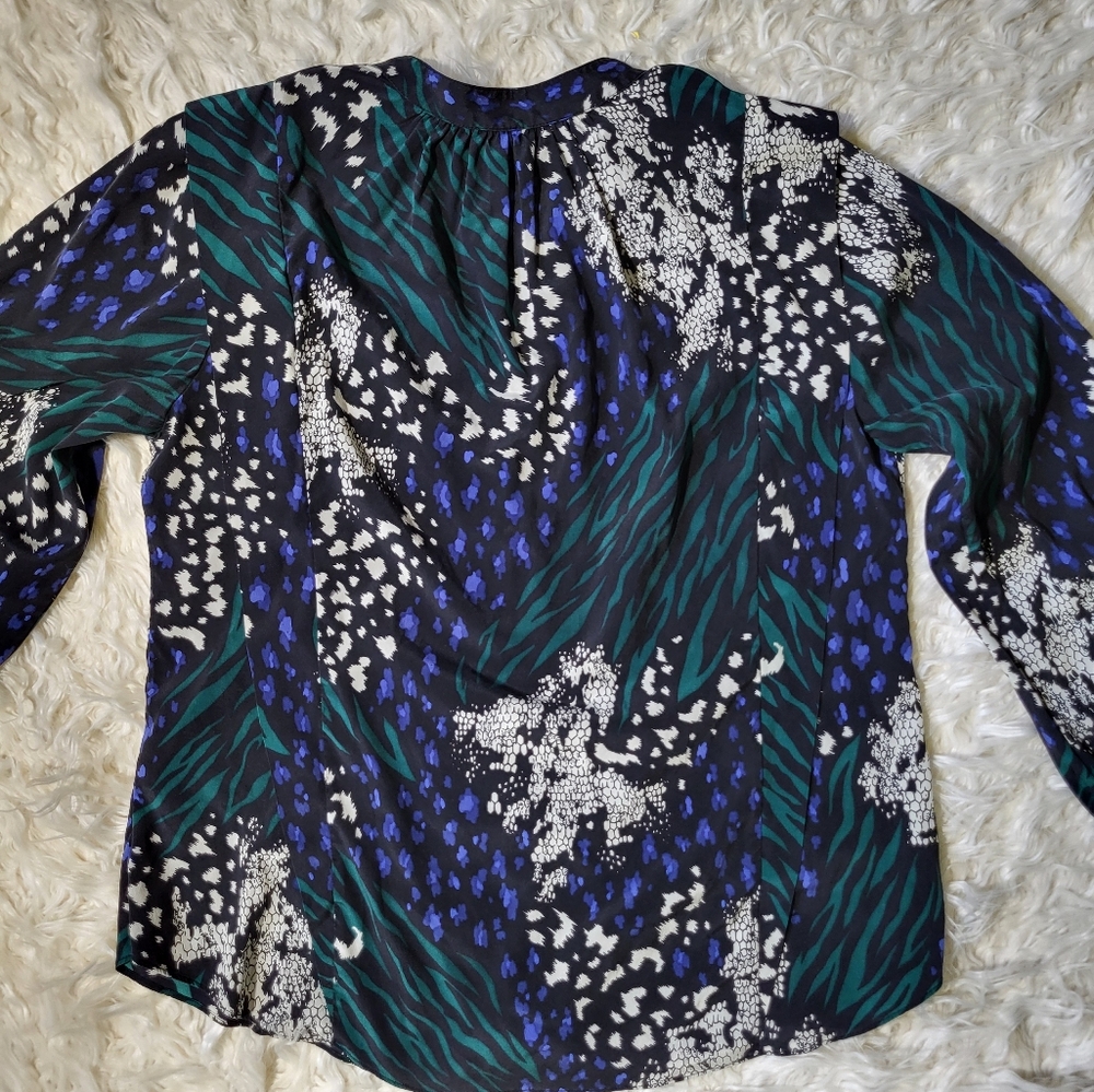 Veronica Beard Stretch Silk Blouse Buckley Black, Green and Blue Animal Print 8 - Picture 12 of 16